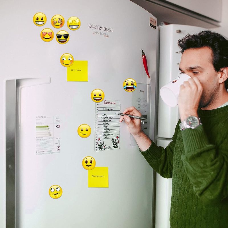54pcs Emoji lindos Magnetos decorativos para el refrigerador Magnetos de pizarra